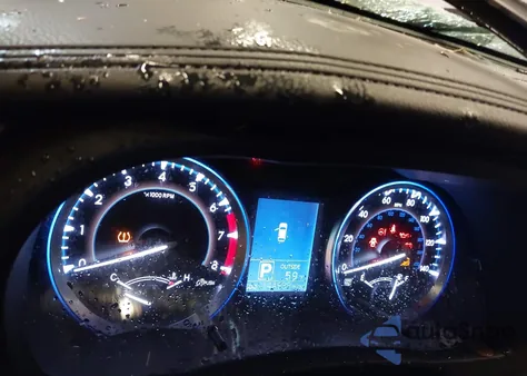 2015 Toyota Highlander Le Plus V6 z USA, uszkodzony, nr VIN 5TDBKRFHXFS214004